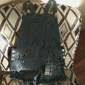 Short overalls